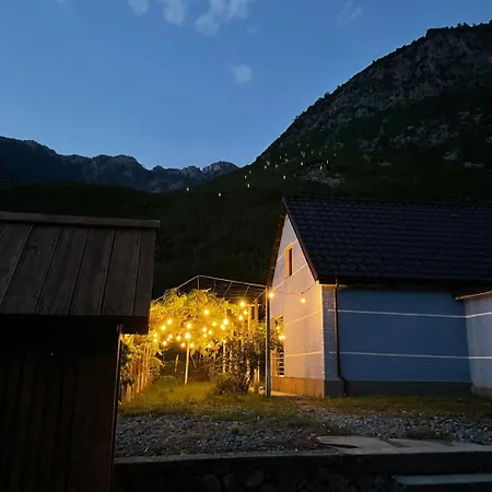 Bujtina Turkaj Gasthuis Nikshi