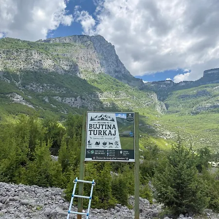 Bujtina Turkaj Maison d'hôtes *